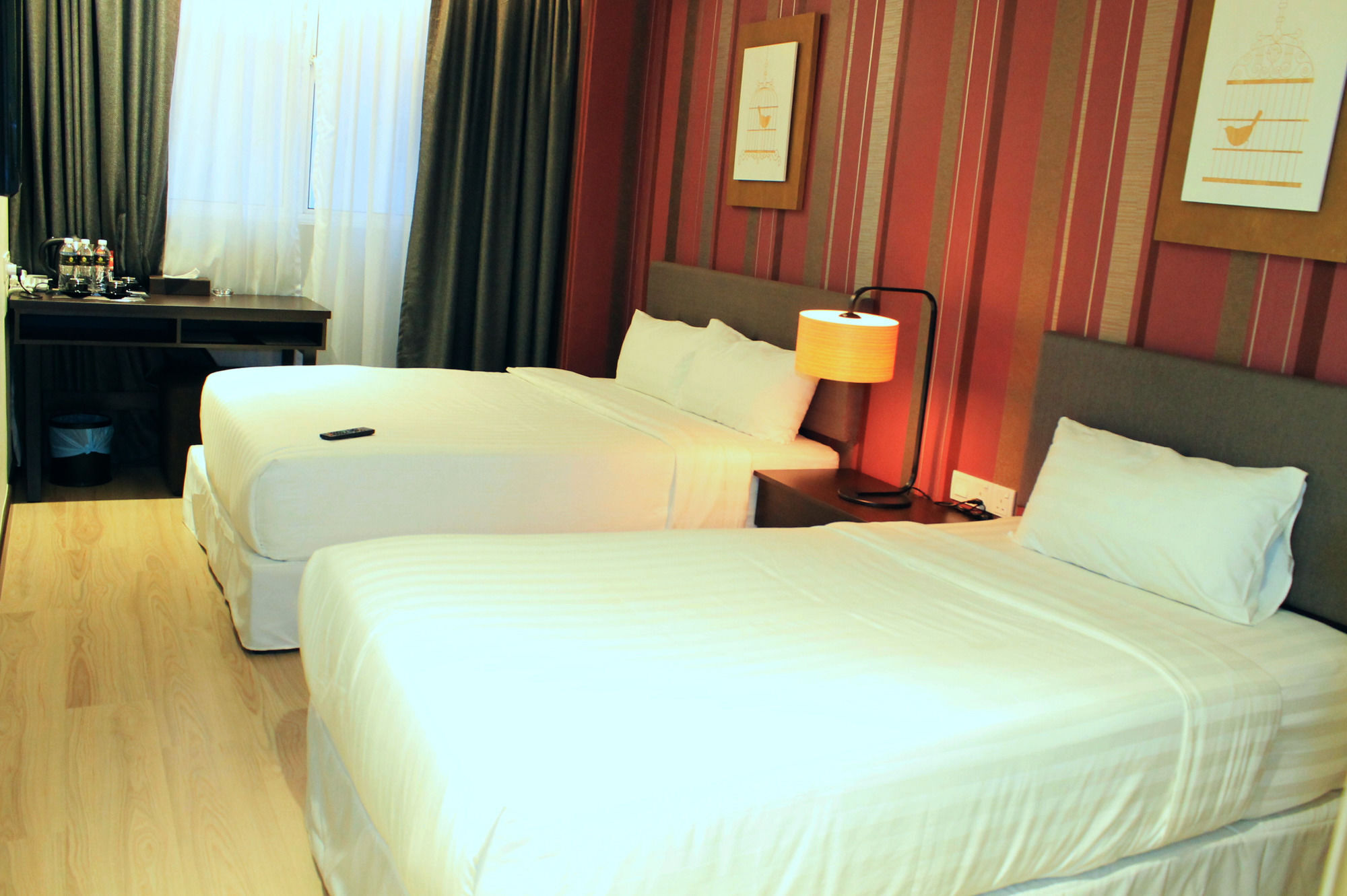 Hazzana Boutique Hotel Seri Kembangan Bagian luar foto